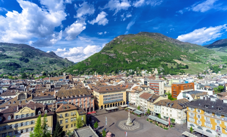 Bolzano, alloggi temporanei per i dipendenti delle imprese: ancora tutto fermo