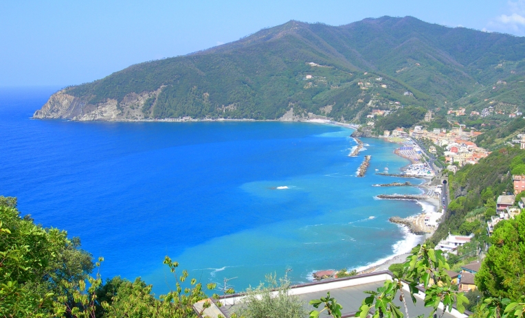 Spiagge calamita per il turismo italiano