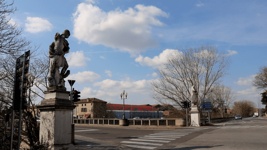A Ferrara le imprese di CNA restaurano le statue del ponte di San Giorgio