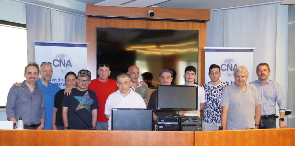 Reggio Emilia, CNA dona dieci computer per il progetto Dejavu